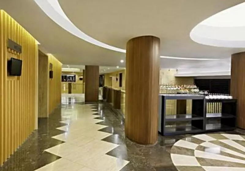 Fotos del hotel Santika Pandegiling Surabaya:  3