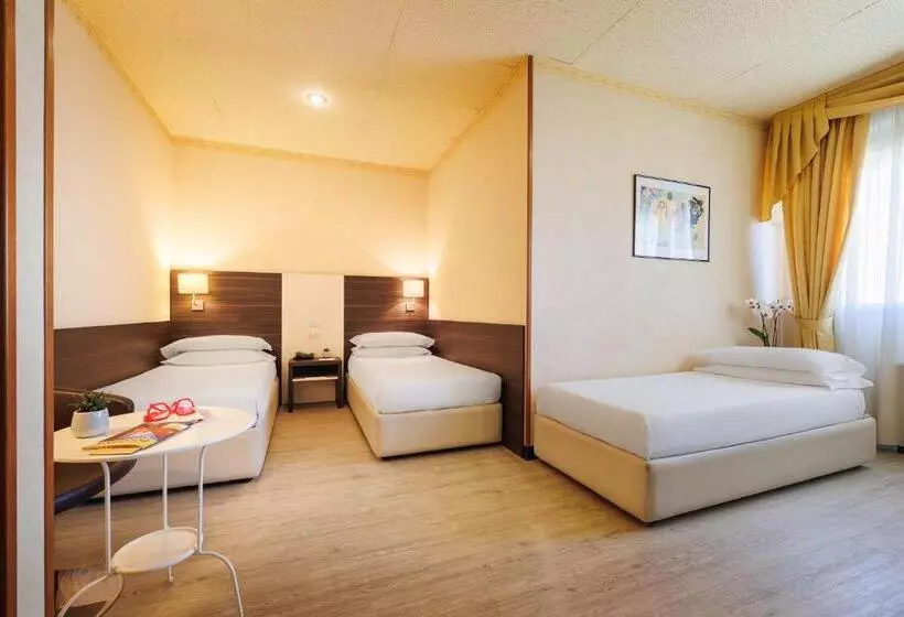 Fotos del hotel Ih Hotels Bologna Amadeus:  2