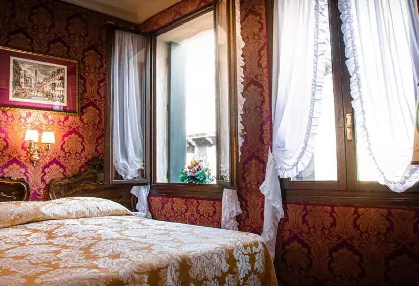 Fotos del hotel Antica Locanda Sturion Residenza D Epoca:  23