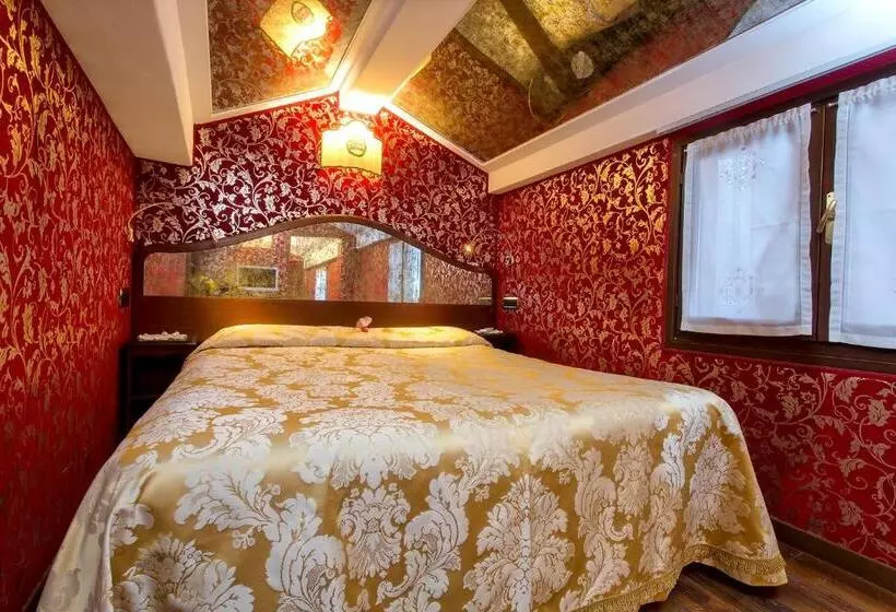 Fotos del hotel Antica Locanda Sturion Residenza D Epoca:  11