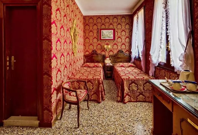 Fotos del hotel Antica Locanda Sturion Residenza D Epoca:  19