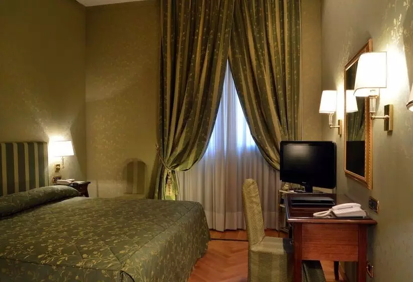 Fotos del hotel Grand Hotel Vesuvio:  16