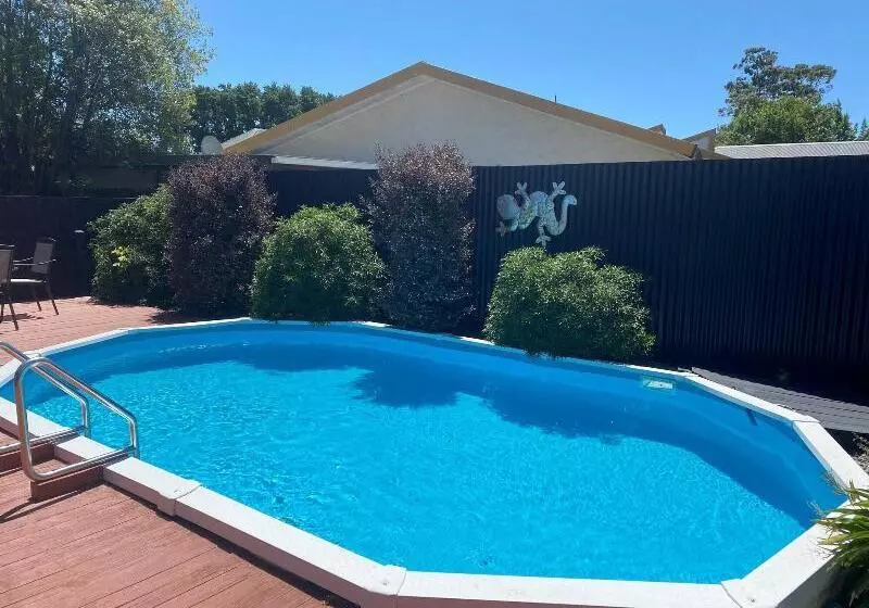 Fotos del hotel Knightsbridge Court Motor Lodge:  2