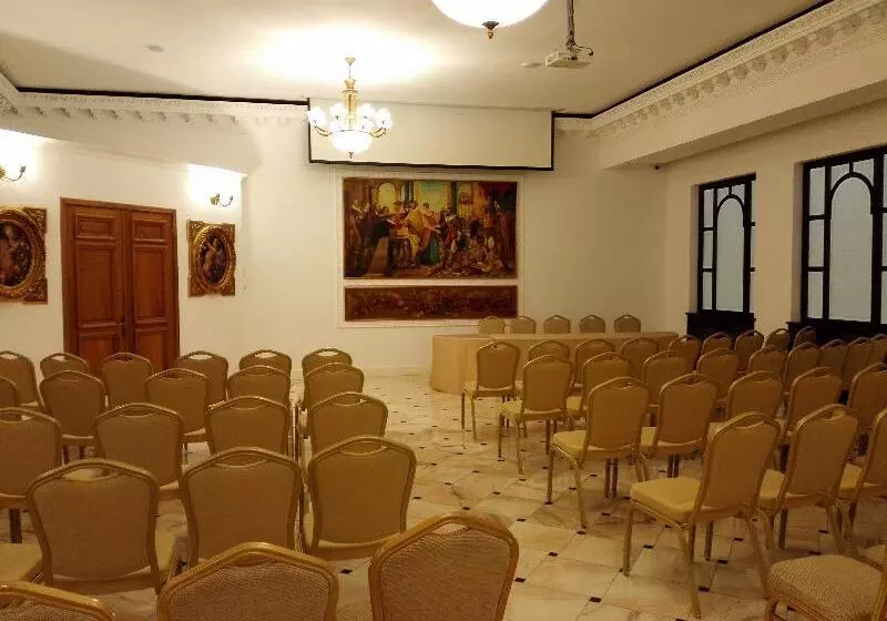 Fotos del hotel Capitol:  19