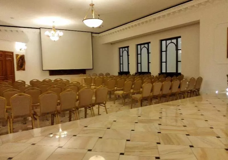 Fotos del hotel Capitol:  25