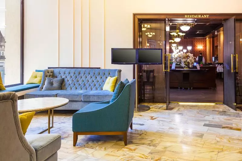 Fotos del hotel Capitol:  2