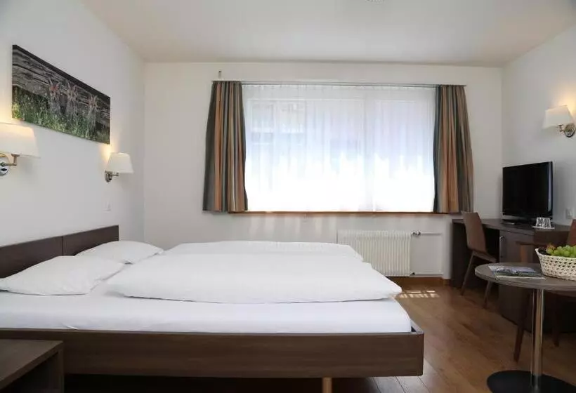 Fotos del hotel Crystal Interlaken:  21