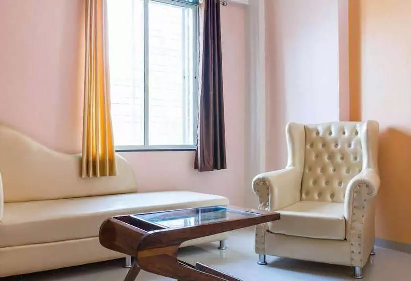 Fotos del hotel Treebo Trend Naunidh Suites Kharadi:  10
