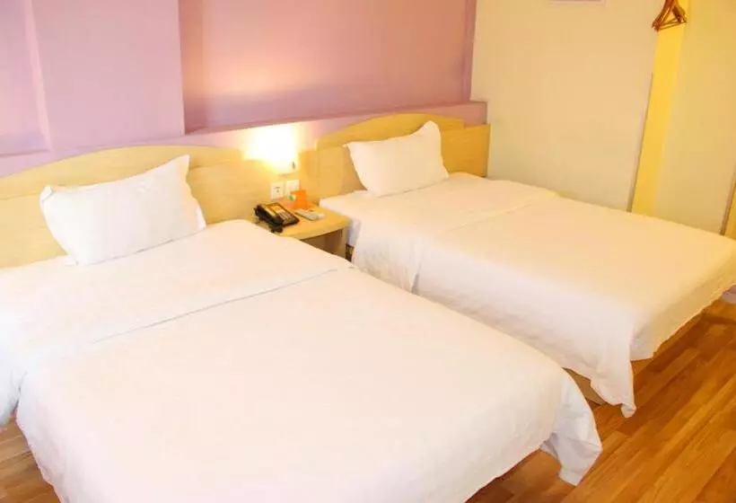 Fotos del hotel 7days Inn Beijing Liujiayao Station:  8