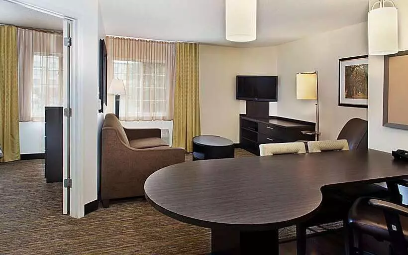 Sonesta Simply Suites Dallas Galleria
