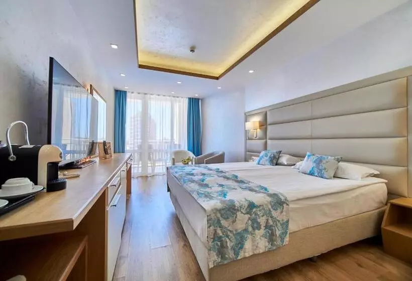 Fotos del hotel Bilyana Beach Hotel - Free Beach Access:  14