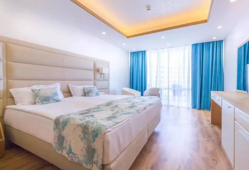 Fotos del hotel Bilyana Beach Hotel - Free Beach Access:  2