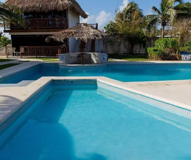 Fotos del hotel & Beach Club Ojo De Agua:  3