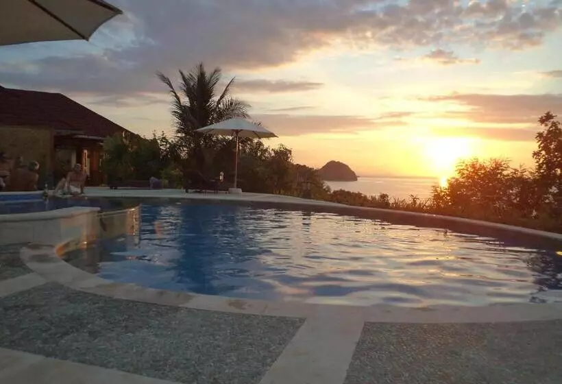 Golo Hilltop  & Restaurant