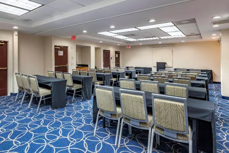Fotos del hotel Comfort Inn & Suites Houston I-10 West Energy Corridor:  16