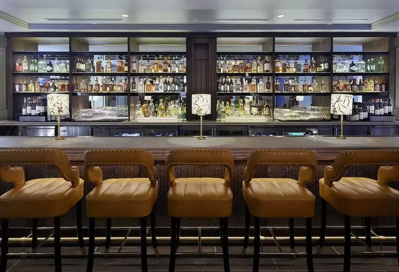 Fotos del hotel The Burgess  Trademark Collection By Wyndham:  3