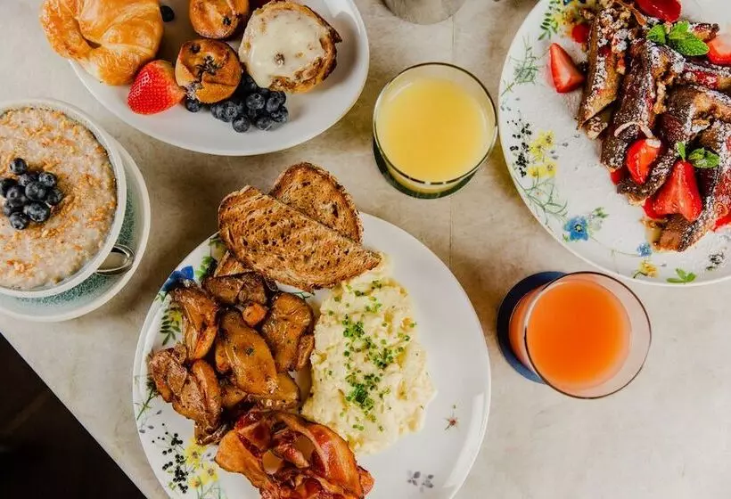 Fotos del hotel The Burgess  Trademark Collection By Wyndham:  2