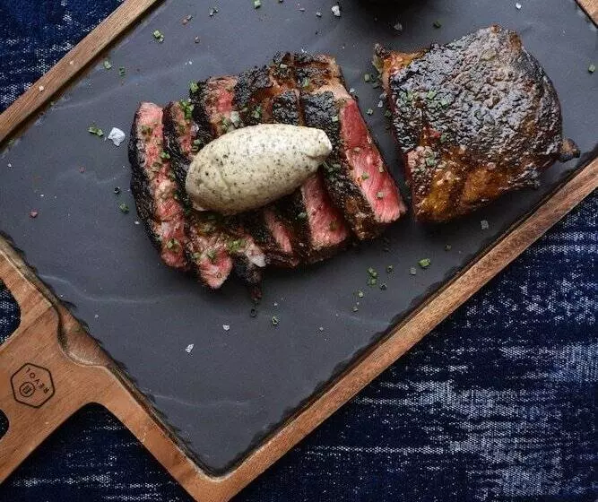 Fotos del hotel The Burgess  Trademark Collection By Wyndham:  9