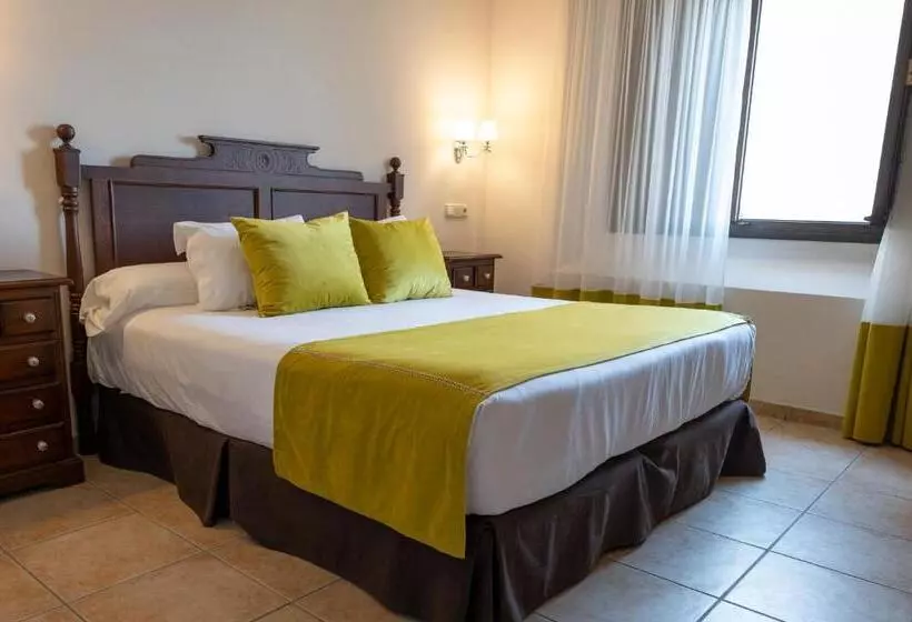 Fotos del hotel María De Molina:  9