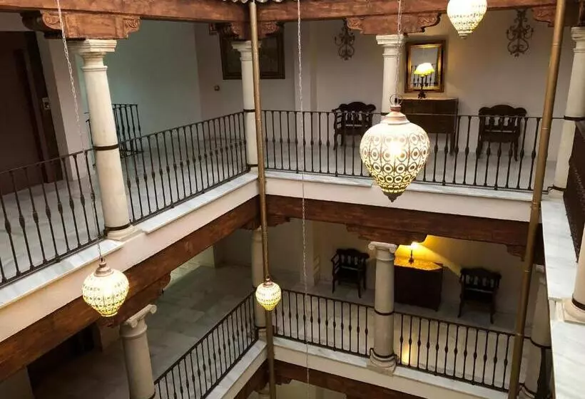 Fotos del hotel María De Molina:  3