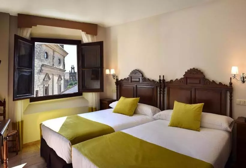 Fotos del hotel María De Molina:  11