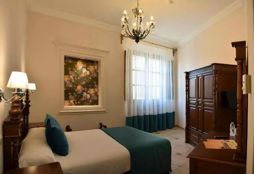 Fotos del hotel María De Molina:  13