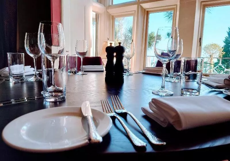 Fotos del hotel The Orestone Manor Hotel:  21