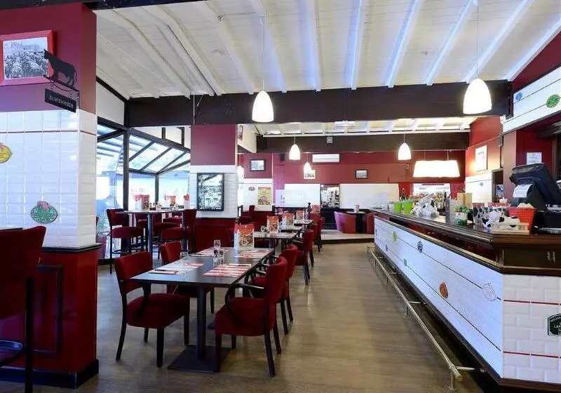 Fotos del hotel Ibis Styles Avignon Sud:  21