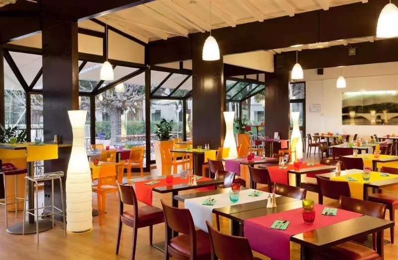 Fotos del hotel Ibis Styles Avignon Sud:  3