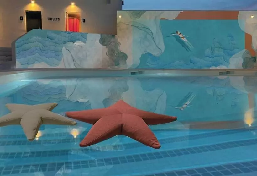 California Urban Beach – Adults Only