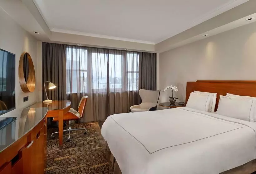 Park Plaza Victoria London