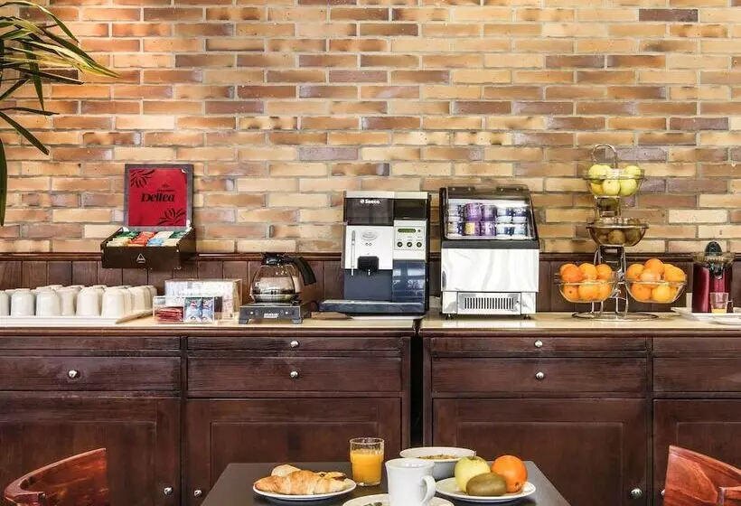 Fotos del hotel Ibis Braganca:  5