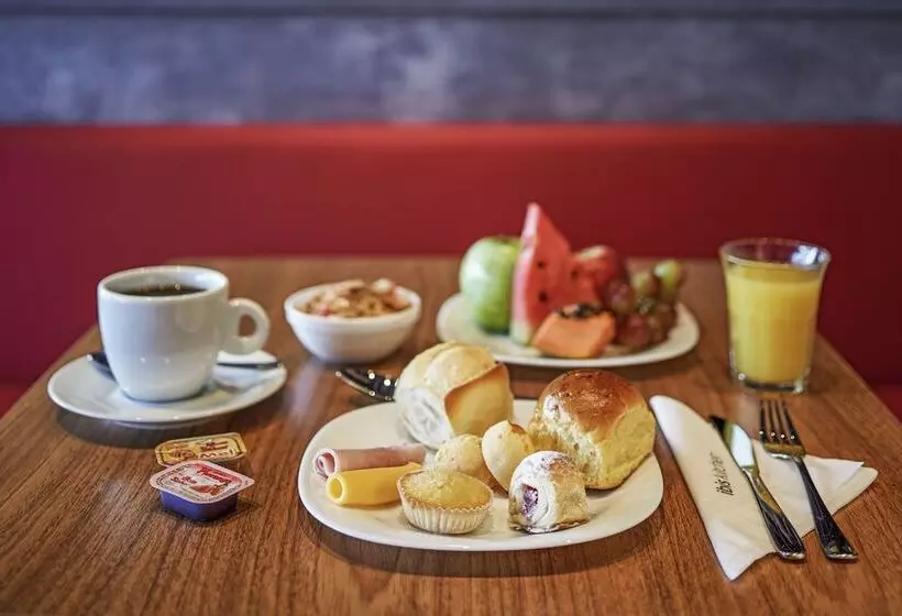 Fotos del hotel Ibis Braganca:  12