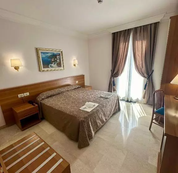 Fotos del hotel Principe Di Piemonte:  8