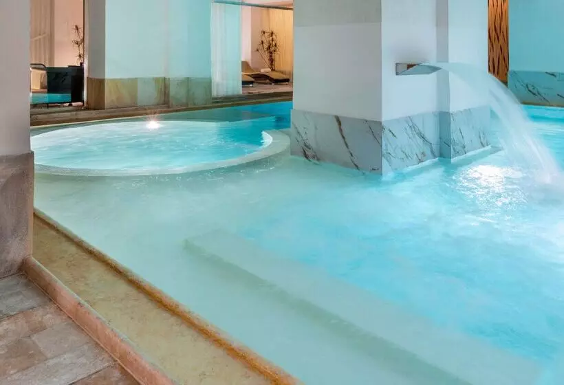 Fotos del hotel Nh Collection Carlo Iv:  32