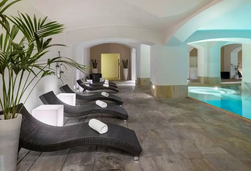 Fotos del hotel Nh Collection Carlo Iv:  41