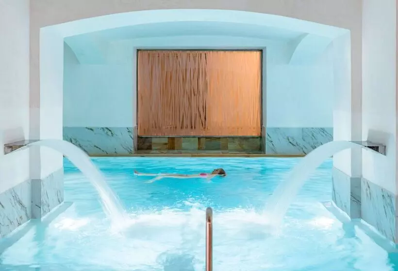 Fotos del hotel Nh Collection Carlo Iv:  42