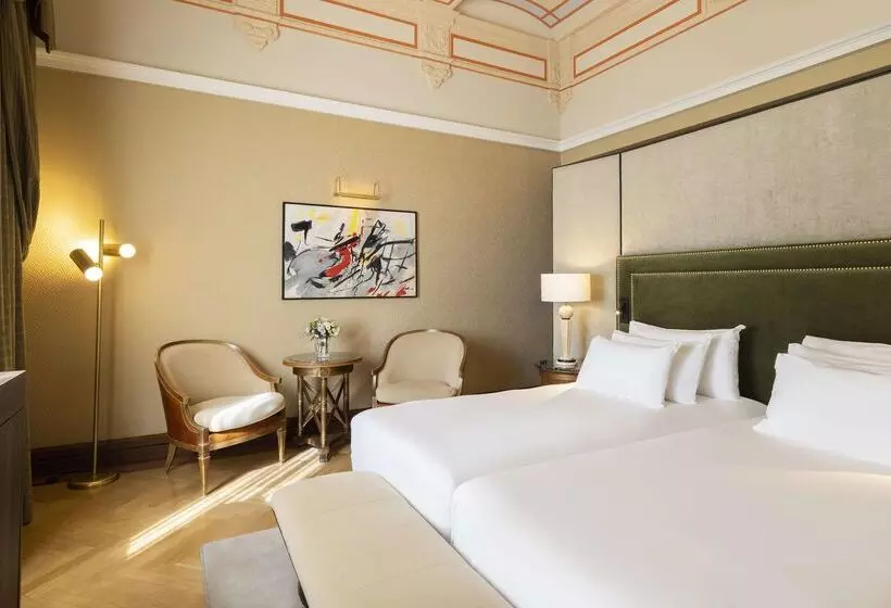 Fotos del hotel Nh Collection Carlo Iv:  3