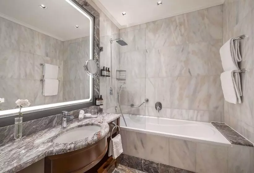 Fotos del hotel Nh Collection Carlo Iv:  25