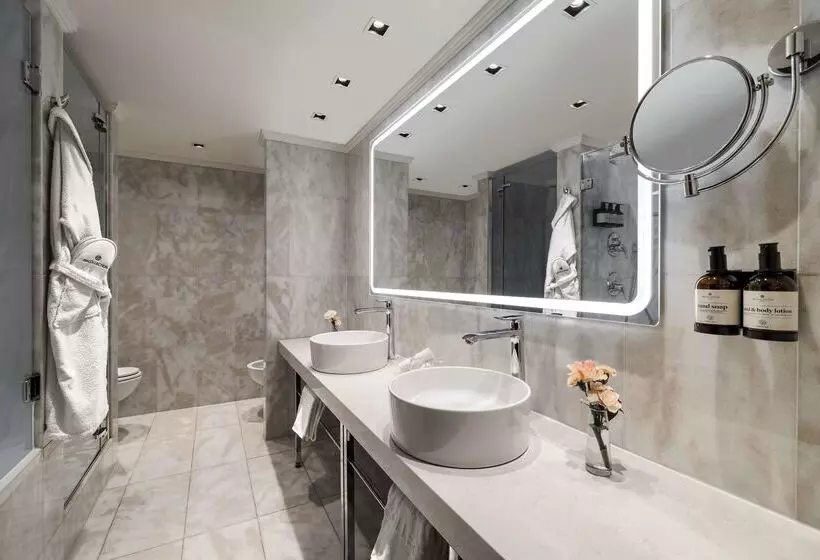 Fotos del hotel Nh Collection Carlo Iv:  28