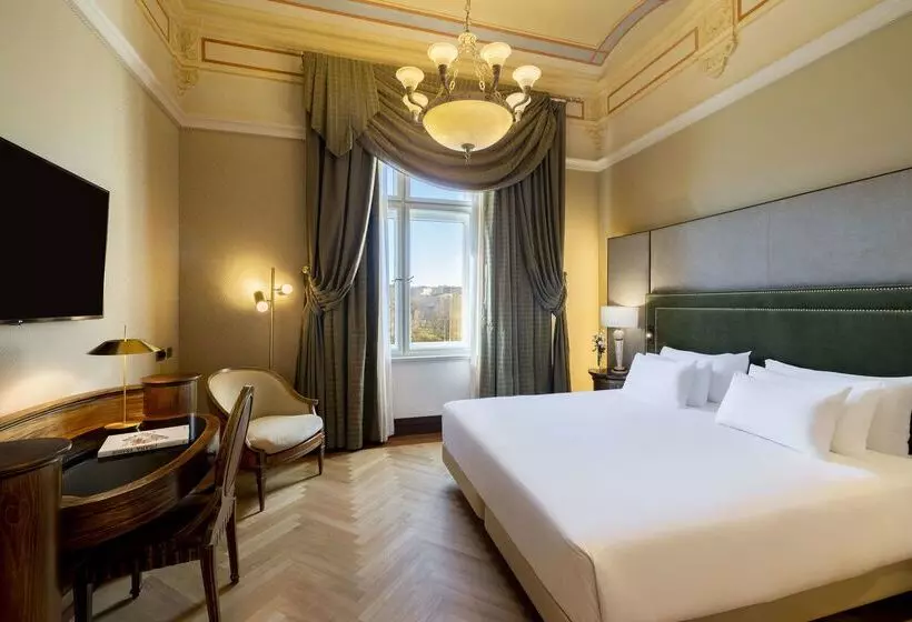 Nh Collection Carlo Iv