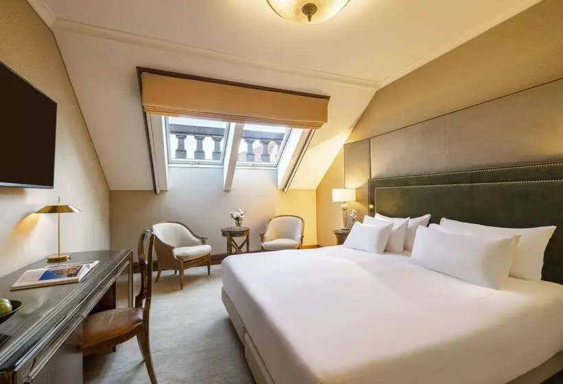 Fotos del hotel Nh Collection Carlo Iv:  8