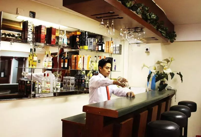 Fotos del hotel Qarmenqa:  5