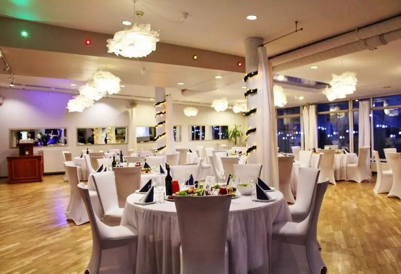 Fotos del hotel Nb Hotel With Free Parking:  13