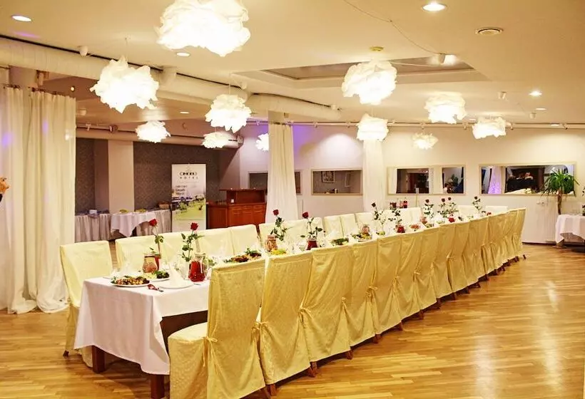 Fotos del hotel Nb Hotel With Free Parking:  6