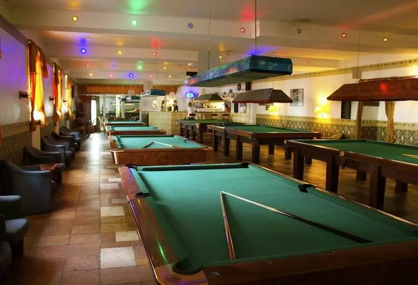 Fotos del hotel Nb Hotel With Free Parking:  5