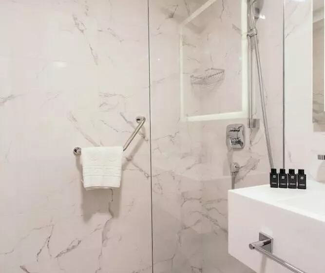 Fotos del hotel Central Point Hotel Beograd:  2