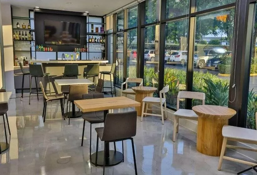 Fotos del hotel Hampton Inn & Suites San Jose Airport:  7