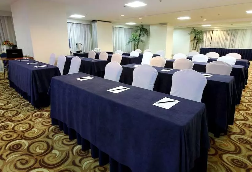 Fotos del hotel Oxford Suites Makati:  7