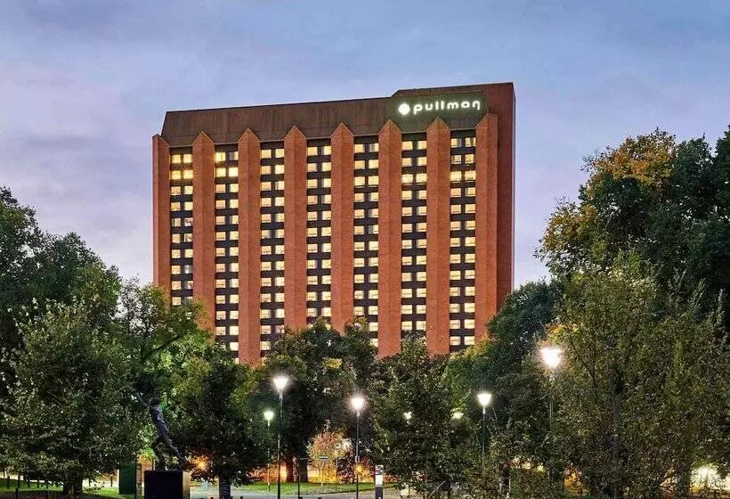 Pullman Melbourne On The Park